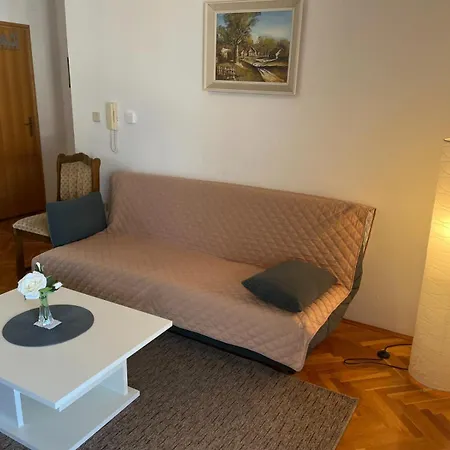 Apartment For 4 With Sea View マリンスカ