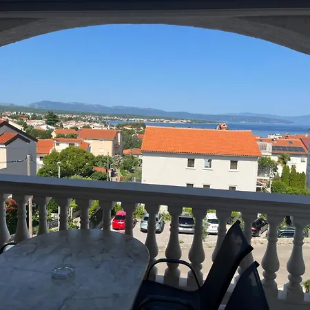 アパート Apartment For 4 With Sea View
